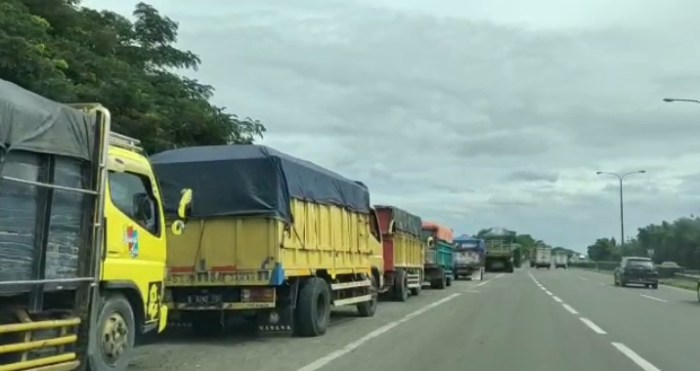 Ini Dampak Berhenti di Bahu Jalan Tol