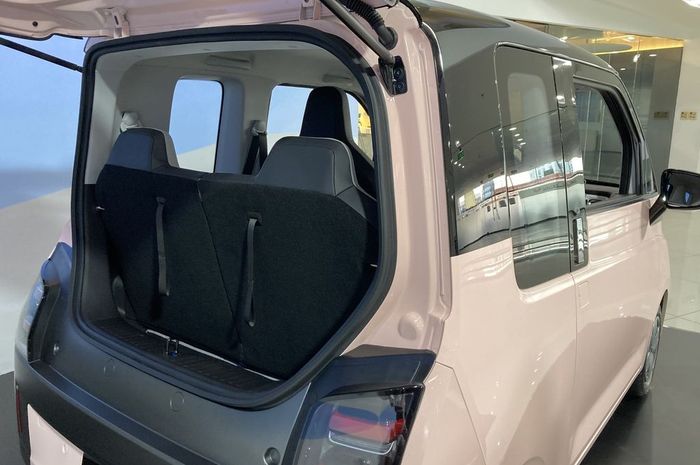 Bagasi Mobil Listrik Wuling Kecil, Subwoofer Bisa Pasang Di Sini ...