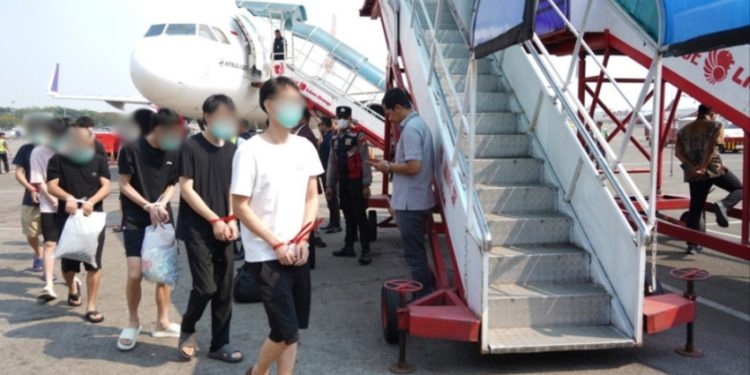 92 WN China Pelaku Penipuan Investasi Dideportasi dan Dilarang Seumur Hidup ke Indonesia