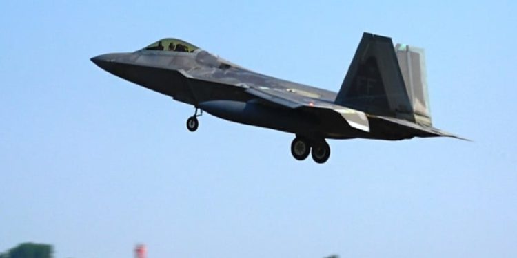 AS Tarik 10 Jet Tempur Siluman F-22 Raptor dari Perang Iran secara Diam-Diam