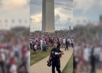 Badai Ganas Terancam Gagalkan Pidato Trump di Hari Kemerdekaan AS, Ribuan Kabur