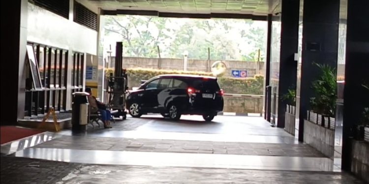 Bupati Langkat Syah Afandin Hadir di KPK setelah Terkena OTT