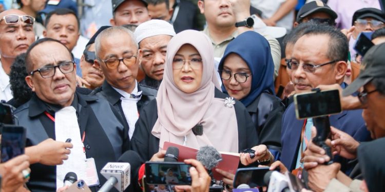 Tidak Hanya di Sidang, namun Juga di Ruang Publik