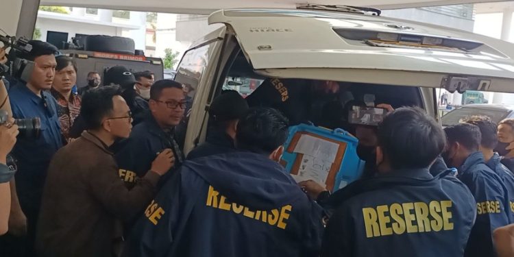 Don Ritto Diserahkan ke Kejagung, Polisi Serahkan Barang Bukti Korupsi dan TPPU