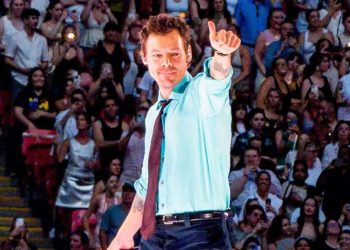 Harry Styles Batalkan Konser di Sao Paulo karena Masalah Kesehatan