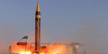 Iran Serang Pangkalan AS di Yordania Kuwait Bahrain dan Oman