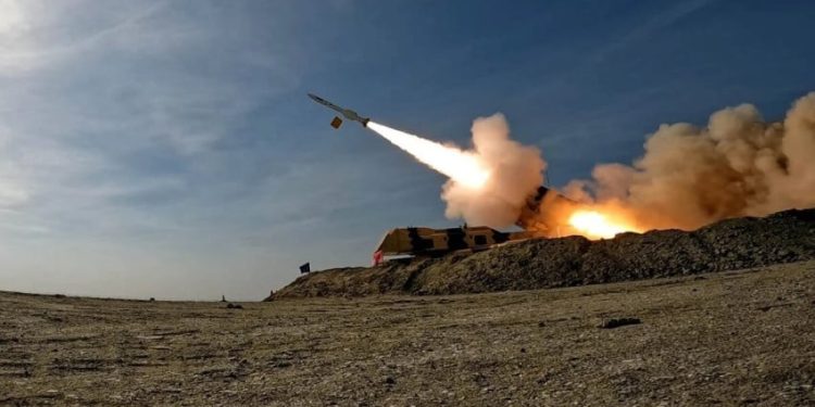 Iran Lebih Suka Serang Negara Arab Daripada Kapal Induk AS, Berikut 5 Alasannya