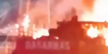 Kapal Basarnas Terbakar di Muara Baru, 14 Unit dan 70 Personel Pemadam Dikerahkan