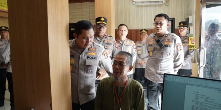 Tingkatkan Pelayanan, Kapolri Dorong Transformasi Hotline 110 dan Command Center