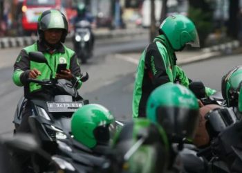 Pengaruh Libur Sekolah Terhadap Order Online Dibandingkan Komisi 8 Persen