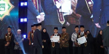 Lulusan Tak Cukup Pintar AI, Mencetak Generasi Berakhlak Islam di Era Revolusi Teknologi