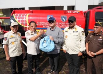 Apresiasi Mendagri untuk Warga Jembatan Enang-Enang Diperkuat
