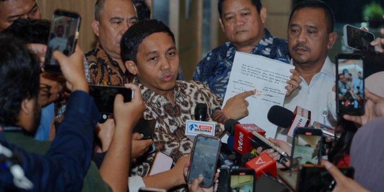 Amplop Bupati Kuansing Dikembalikan dan Menhut Tegaskan Tak Ada Pelepasan Hutan