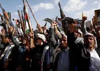 Pasukan Koalisi Arab Saudi Menyerang Wilayah Houthi di Yaman