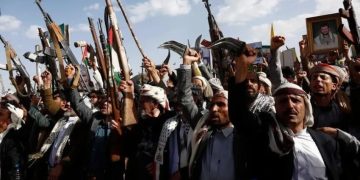 Pasukan Koalisi Arab Saudi Menyerang Wilayah Houthi di Yaman