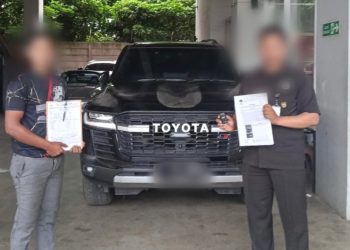 Land Cruiser Terlibat Kasus Bupati Kuansing Tiba di Rupbasan KPK