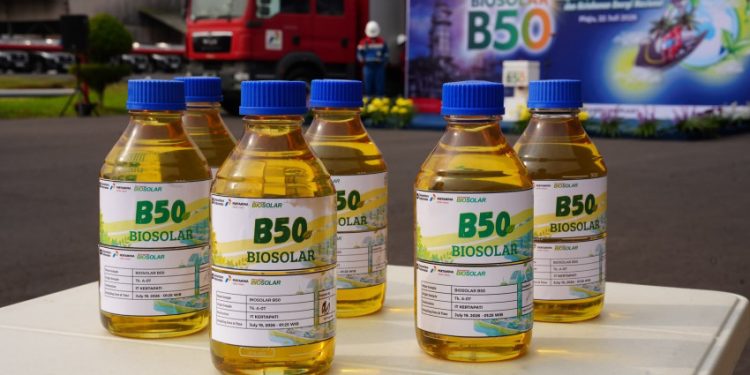 Lifting Perdana BBM B50 dari Kilang Kasim dan Plaju oleh Pertamina Patra Niaga