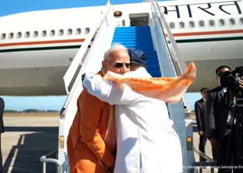 Prabowo Peluk Hangat Modi Saat Antar Kepulangan di Bandara YIA