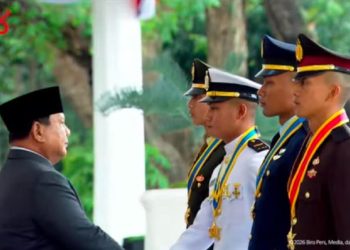 Prabowo Lantik 1177 Perwira TNI Polri dan Berikan Adhi Makayasa kepada Lulusan Terbaik