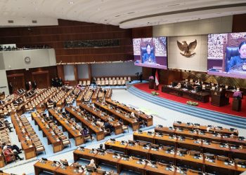 Rapat Paripurna RAPBN 2027 dan Calon Anggota BS OJK Diikuti 298 Anggota DPR