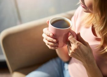 Studi Menunjukkan Minum Kopi Pagi Hari Dapat Kurangi Risiko Penyakit Jantung