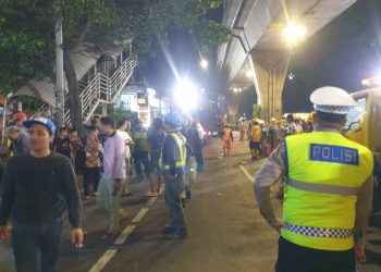 Suasana Arus Lalin Tendean saat Pembongkaran JPO, Arah Blok M Ditutup
