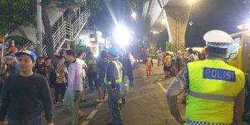 Suasana Arus Lalin Tendean saat Pembongkaran JPO, Arah Blok M Ditutup