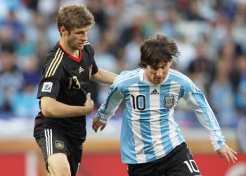 Thomas Muller Ungkap Momen Kontroversial dengan Messi dan Sindir Keputusan Wasit