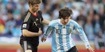 Thomas Muller Ungkap Momen Kontroversial dengan Messi dan Sindir Keputusan Wasit