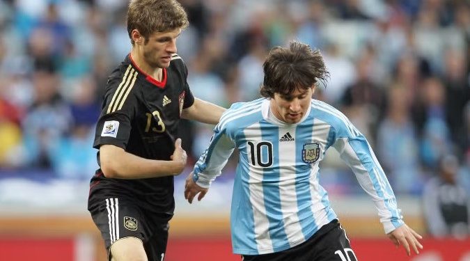 Thomas Muller Ungkap Momen Kontroversial dengan Messi dan Sindir Keputusan Wasit