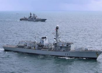 Tiga Kapal dan Satu Helikopter Inggris Mengikuti Kapal Perang Rusia Selama 72 Jam Menegangkan