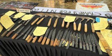 Airsoft Gun Senjata Tajam dan Bom Molotov Disita Polisi Terkait Demo di DPR