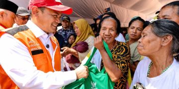 Bantuan Logistik Keluarga bagi Penyintas Gempa di NTT oleh Baznas RI