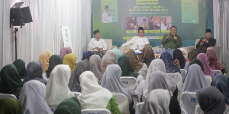 Buku Gus Muhaimin Dihadapi di Ponpes Tambakberas, 3 Kiai Besar Sebagai Cermin Kepemimpinan