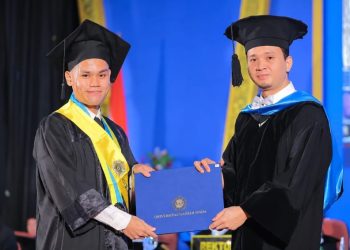 Cerita Ayyub Lulusan Termuda Sarjana Terapan di Usia 20 Tahun