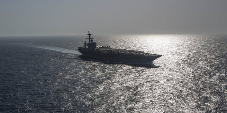 Prajurit AS Hadapi Sanksi Disipliner Usai Coba Bunuh Diri di Kapal Induk USS Abraham Lincoln