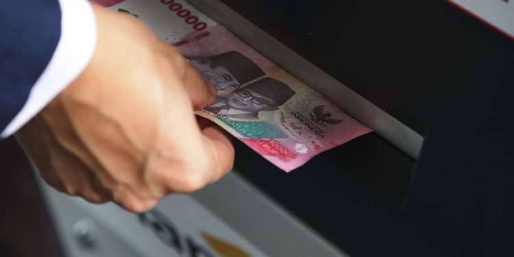 Fenomena Makan Tabungan Terus Berlanjut Ekonom Menyoroti Dinamika Simpanan Nasabah