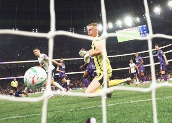 Tottenham Menang Besar, Newcastle Kalah Tipis dan Melaju ke Babak Ketiga