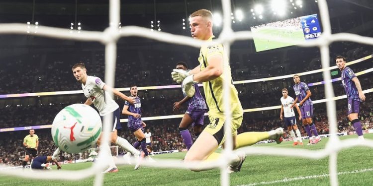 Tottenham Menang Besar, Newcastle Kalah Tipis dan Melaju ke Babak Ketiga