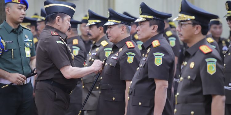 Pelantikan 15 Kajati Baru oleh Jaksa Agung, Tingkatkan Waskat untuk Cegah Penyalahgunaan Wewenang