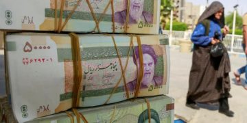 Rial Iran Anjlok ke Rekor Terlemah 1,98 Juta per USD Jelang Sanksi Terberat AS
