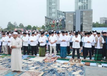 Hujan Turun di Kalteng setelah Salat Istisqa dan Doa Bersama dengan Masyarakat
