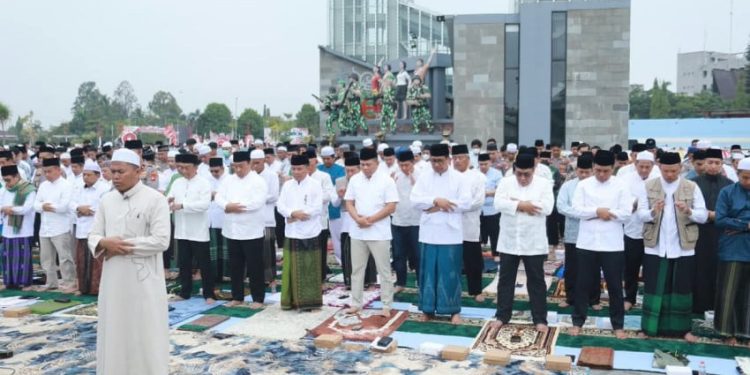 Hujan Turun di Kalteng setelah Salat Istisqa dan Doa Bersama dengan Masyarakat