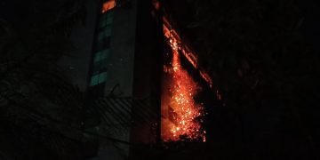 Kebakaran Gedung Bapenda DKI Jakarta, 200 Petugas Pemadam Kebakaran Berjuang Memadamkan Api