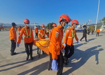 Kelelahan dalam Distribusi Bantuan Gempa Flores Mengakibatkan 1 Relawan Meninggal