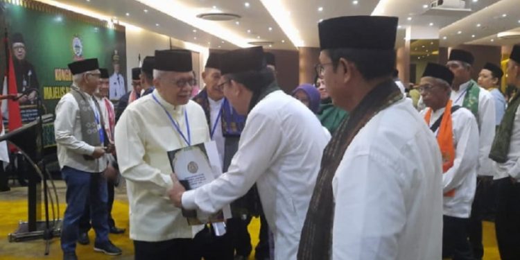 KLB Majelis Kaum Betawi Tetapkan Ketua Dewan Adat Bang Foke