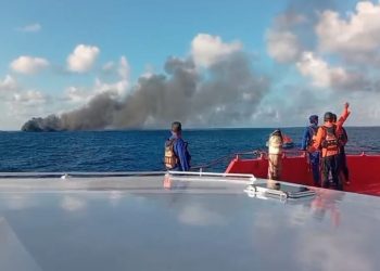 KMP Putri Yasmin Terbakar di Selat Lombok, Tim SAR Evakuasi Penumpang