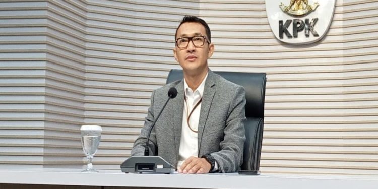 Uang SGD8.500 Disita dari Ruangan Kepala Imigrasi Jakarta Selatan