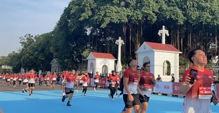Lari 8 Kilometer Kostum Spider-Man Sugitno Curi Perhatian di Merdeka Run 2026