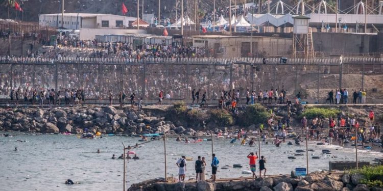 Pertahanan Spanyol Jebol Dihadapi 60000 Migran, Berikut 5 Faktanya
